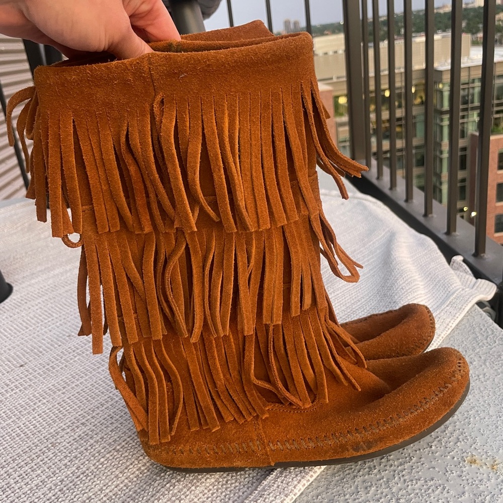 Minnetonka Women's Moccasins - Fringe Size 9